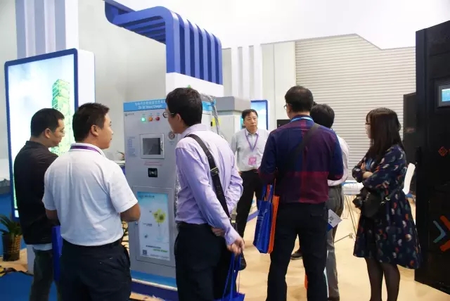 客户对新葡萄8883官网AMG电动汽车充电桩兴致盎然