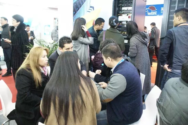 新葡萄8883官网AMG业务人员接待国外客户